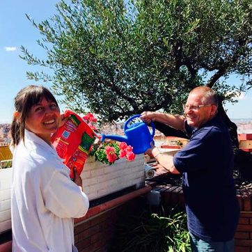 Centre per a Gent Gran Orblanc personas organizando plantas